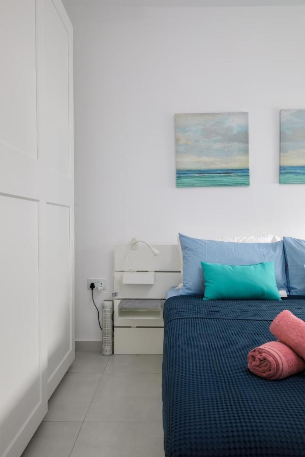 Cosy, Modern 1 Bedroom * خليج سانت بول
